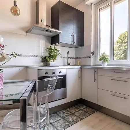 Altido Spacious 1 Bedroom For 3 In Appartement Milaan